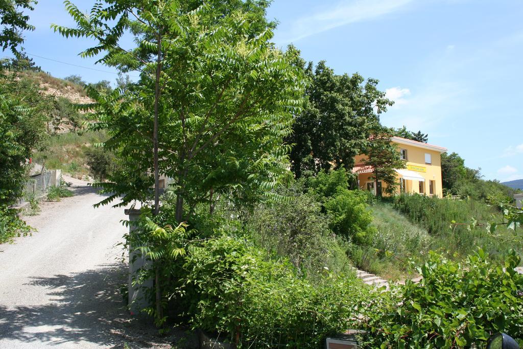 Gite Des Grands Causses Мийо Экстерьер фото